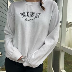 Nike spellout white crewneck NOT AUTHENTIC**
